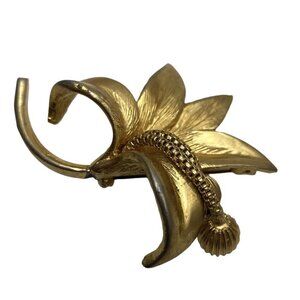 VINTAGE HOLLYWOOD BROOCH Tiger Lily Flower Pin  Goldtone Costume Jewelry